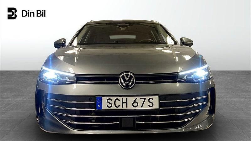 Begagnad VW Passat Business 150 HK (110 kW) 2024 Grå Kombi