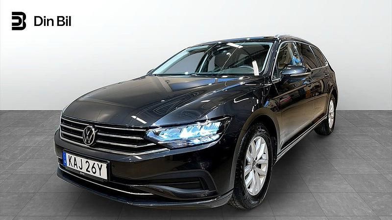 Mangan grey metallic Begagnad 2022 VW Passat Kombi | 299 900 kr (Lite dyr) - Bild 1/4
