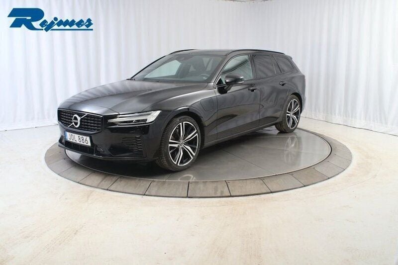 Svart Begagnad 2021 Volvo V60 R-Design Kombi | 398 900 kr (Superpris) - Bild 1/4