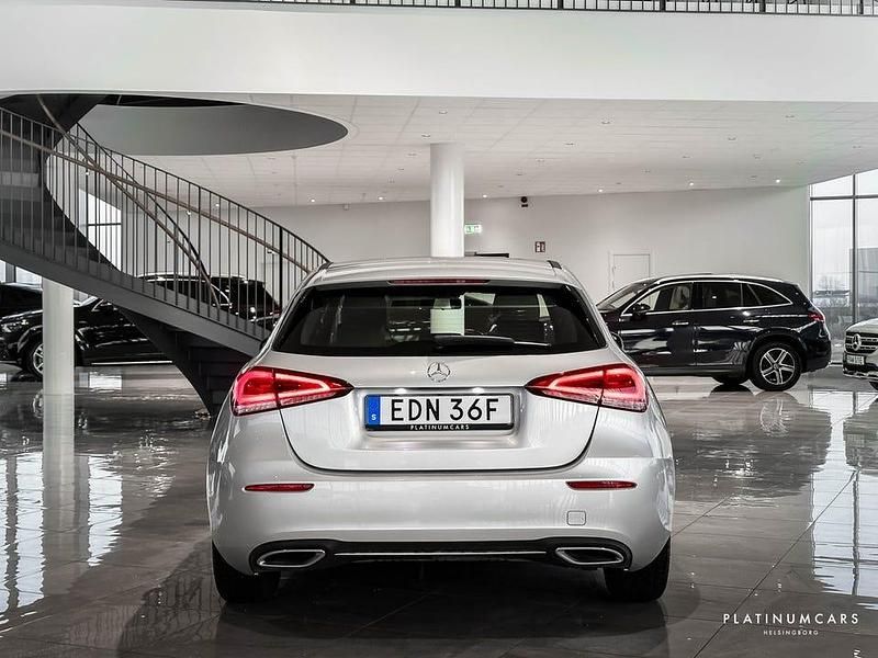 Begagnad Mercedes A200 Progressive 163 HK (119 kW) 2020 Silver Halvkombi