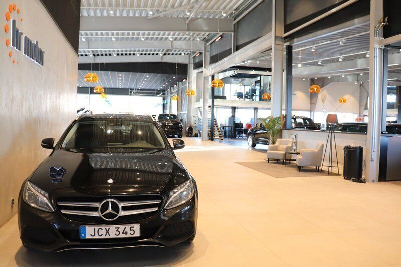 Svart Begagnad 2016 Mercedes C220 Kombi | 209 000 kr (Lite dyr) - Bild 1/4