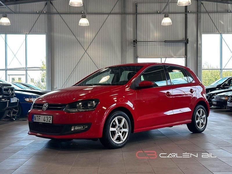 Röd Begagnad 2011 VW Polo Halvkombi | 74 900 kr (Marknadspris) - Bild 1/3