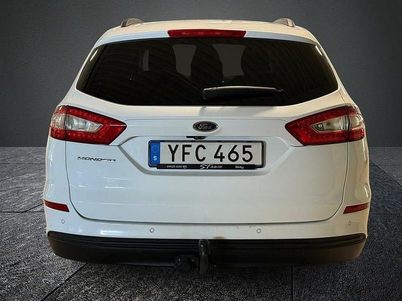 Begagnad Ford Mondeo Trend 150 HK (110 kW) 2016 Vit Kombi