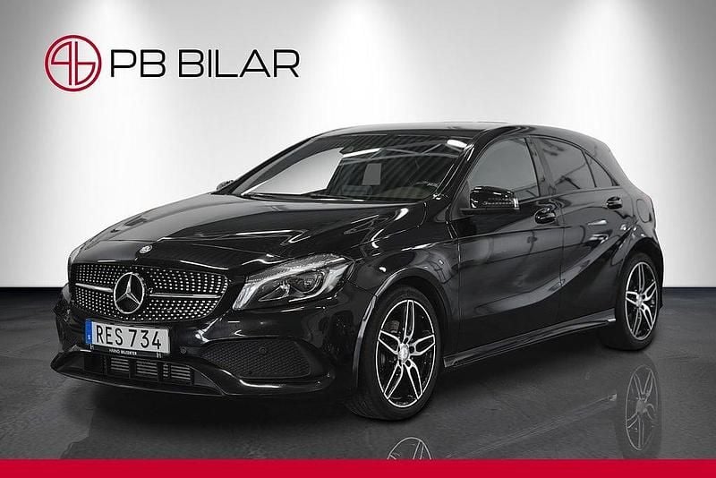 Svart Begagnad 2016 Mercedes A180 AMG Halvkombi | 194 900 kr (Marknadspris) - Bild 1/4