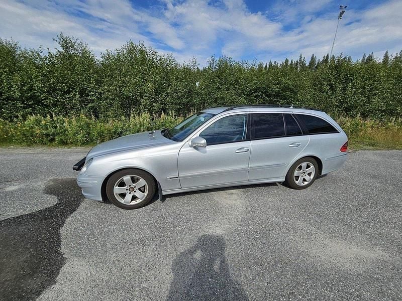 Silver Begagnad 2007 Mercedes E200 Avantgarde Kombi | 45 000 kr (Bra pris) - Bild 1/4