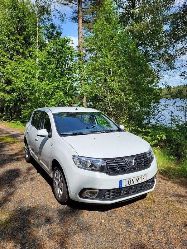 Vit Begagnad 2021 Dacia Sandero Halvkombi | 81 000 kr (Superpris) - Bild 1/4