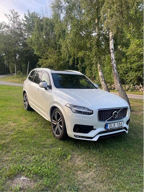 Vit Begagnad 2016 Volvo XC90 R-Design SUV | 350 000 kr (Marknadspris) - Bild 1/4