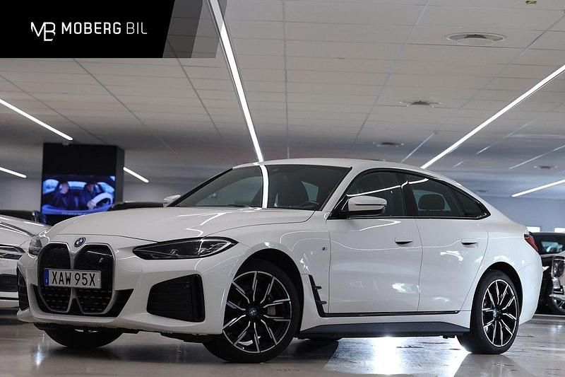 Vit Begagnad 2023 BMW i4 M Sport Sedan | 429 900 kr (Dyr) - Bild 1/3