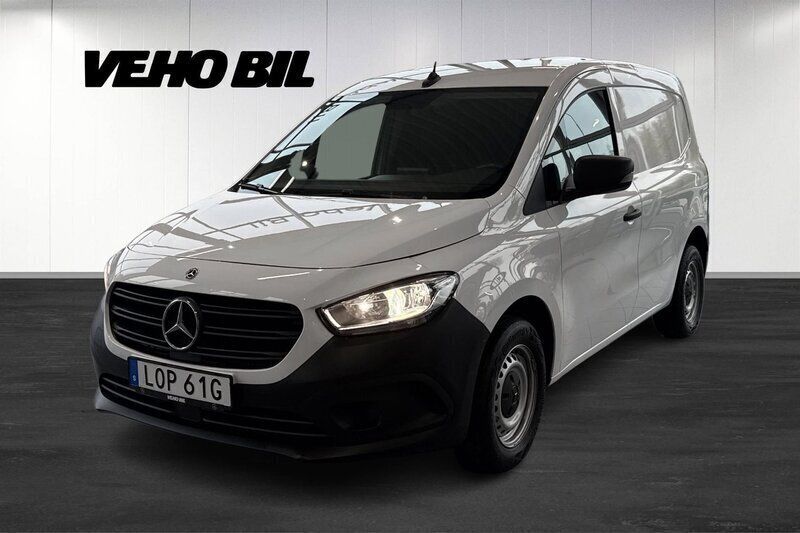 Vit Begagnad 2022 Mercedes Citan 110 Van | 231 250 kr (Marknadspris) - Bild 1/4