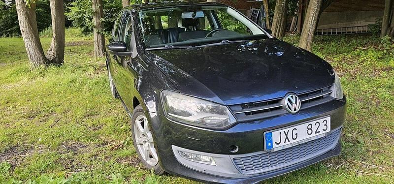 Svart Begagnad 2010 VW Polo Halvkombi | 35 000 kr (Bra pris) - Bild 1/4