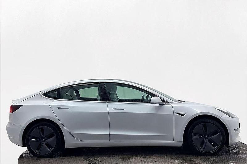 Begagnad Tesla Model 3 Long Range AWD 366 kW (498 HK) 2020 Vit Sedan
