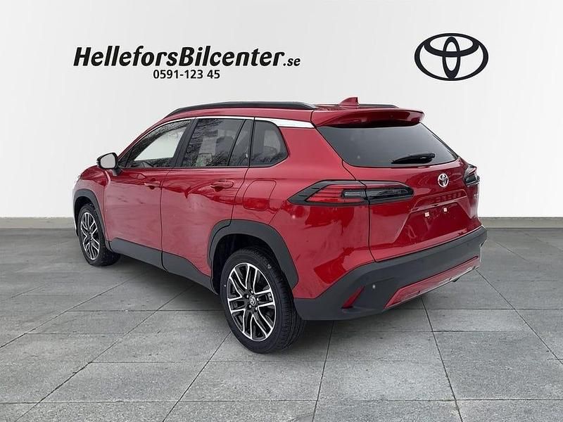 Ny Toyota Corolla Cross Style 200 HK (147 kW) 2025 Röd SUV