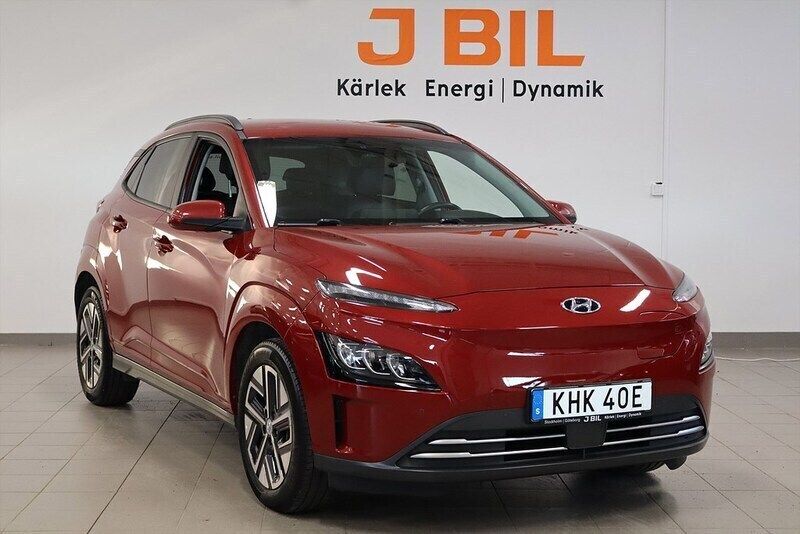 Röd Begagnad 2021 Hyundai Kona Essential SUV | 209 900 kr (Marknadspris) - Bild 1/4