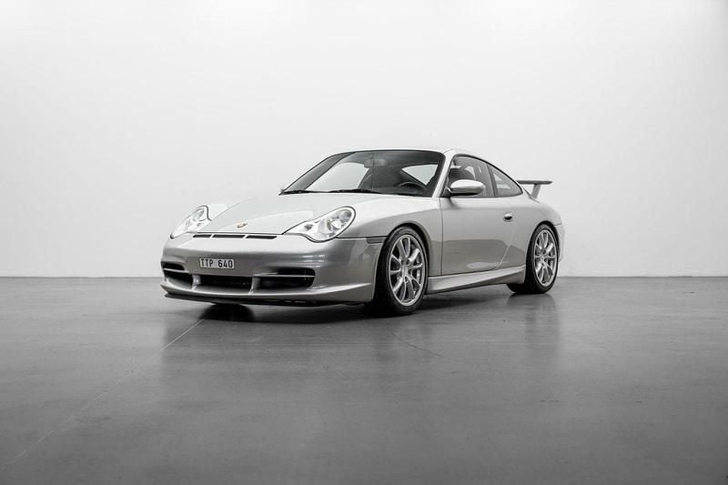 Silver Begagnad 2004 Porsche 911 GT3 Sportkupé | 1 049 000 kr - Bild 1/4