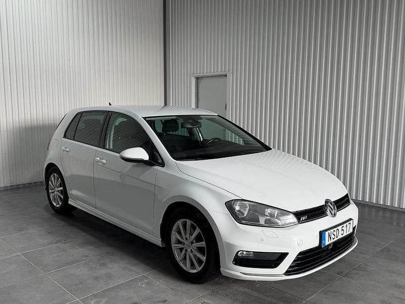 Begagnad VW Golf VII 105 HK (77 kW) 2015 Vit Halvkombi