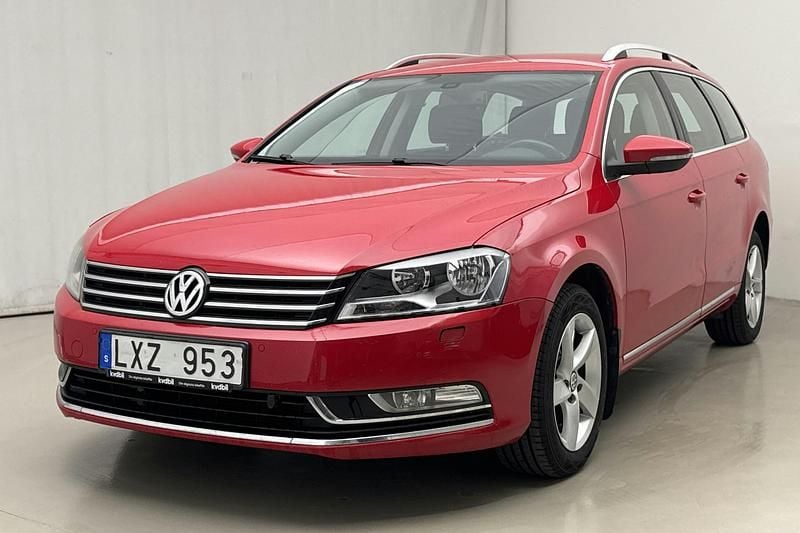 Röd Begagnad 2012 VW Passat | 86 000 kr (Marknadspris) - Bild 1/4