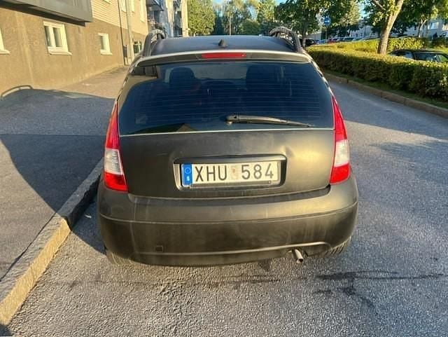 Silver Begagnad 2006 Citroën C3 Halvkombi | 17 990 kr (Bra pris) - Bild 1/4