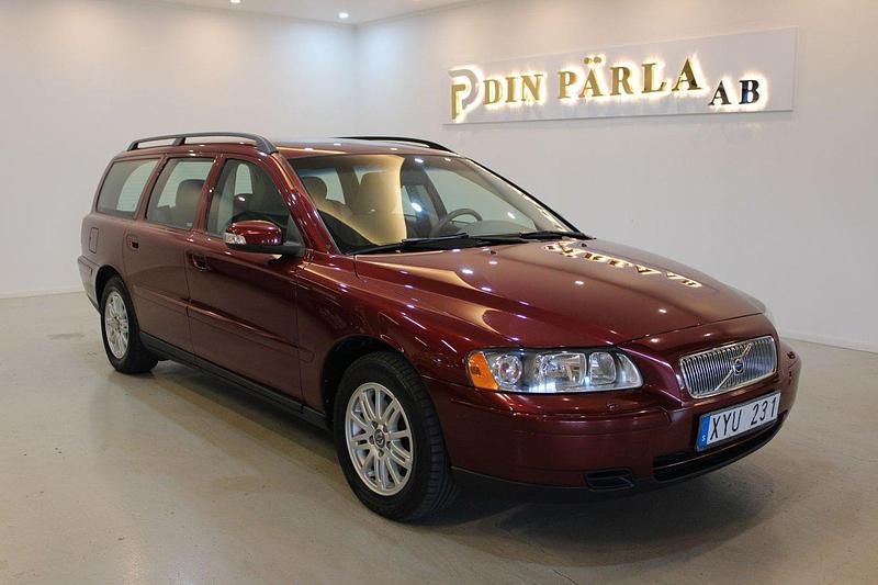 Röd Begagnad 2007 Volvo V70 Kinetic Kombi | 69 900 kr - Bild 1/4