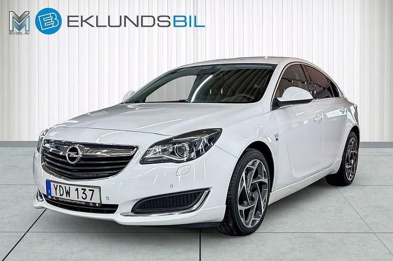 Vit Begagnad 2016 Opel Insignia Business Halvkombi | 94 900 kr (Marknadspris) - Bild 1/4