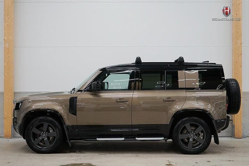 Brun Begagnad 2023 Land Rover Defender SE Dynamic SUV | 949 900 kr (Lite dyr) - Bild 1/4