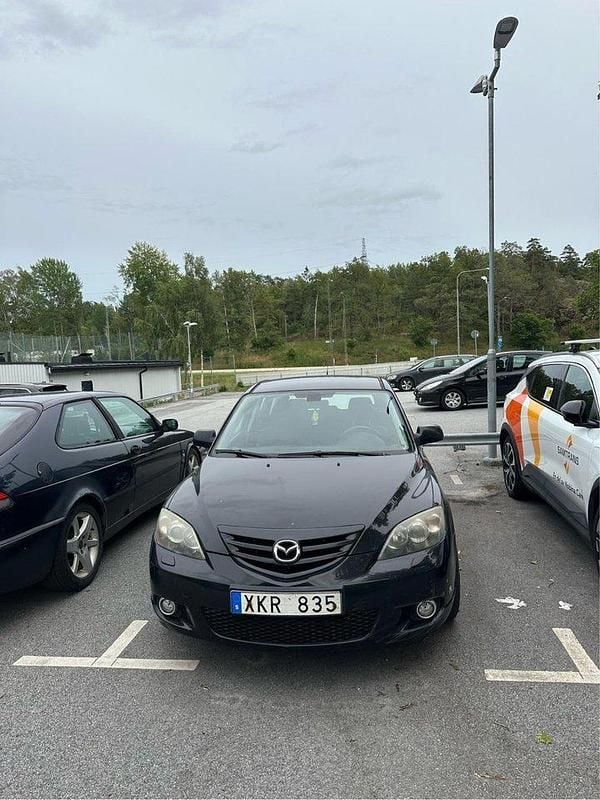Svart Begagnad 2006 Mazda 3 Inclusive Halvkombi | 16 000 kr - Bild 1/4