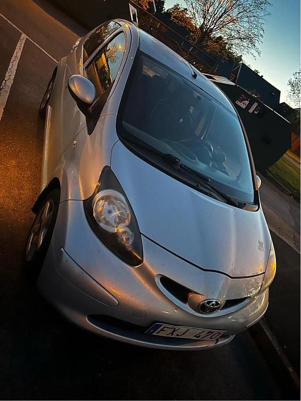 Blå Begagnad 2007 Toyota Aygo Halvkombi | 39 000 kr (Marknadspris) - Bild 1/3