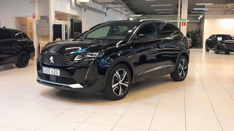 Svart (svart metallic) Begagnad 2024 Peugeot 3008 GT SUV | 284 900 kr (Marknadspris) - Bild 1/4