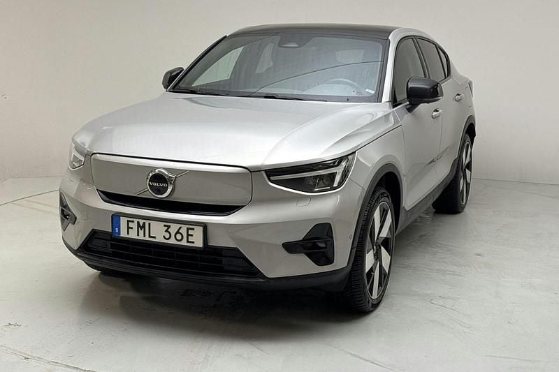 Silver Begagnad 2023 Volvo C40 Ultimate SUV | 319 000 kr (Bra pris) - Bild 1/4
