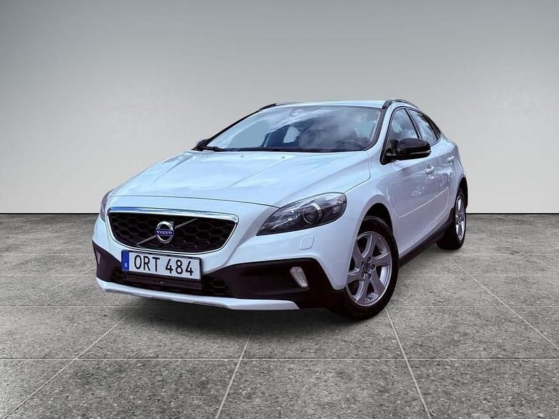 Vit Begagnad 2014 Volvo V40 CC Momentum Kombi | 109 000 kr (Marknadspris) - Bild 1/4