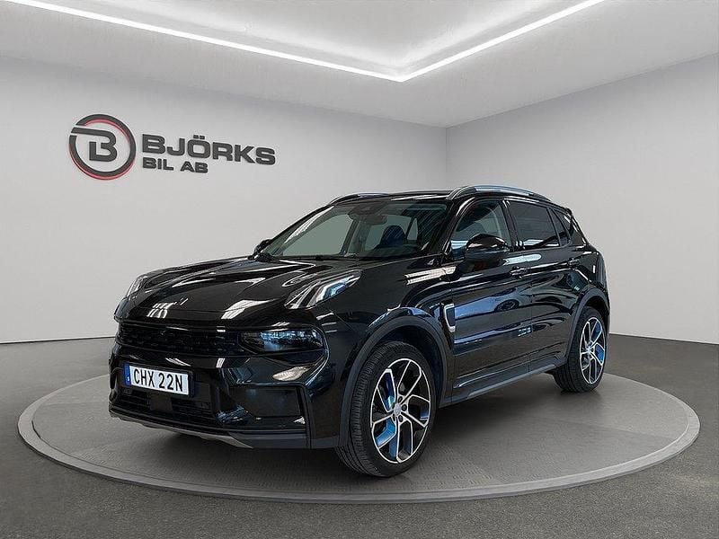 Svart Begagnad 2022 Lynk & Co 01 SUV | 259 500 kr (Marknadspris) - Bild 1/4