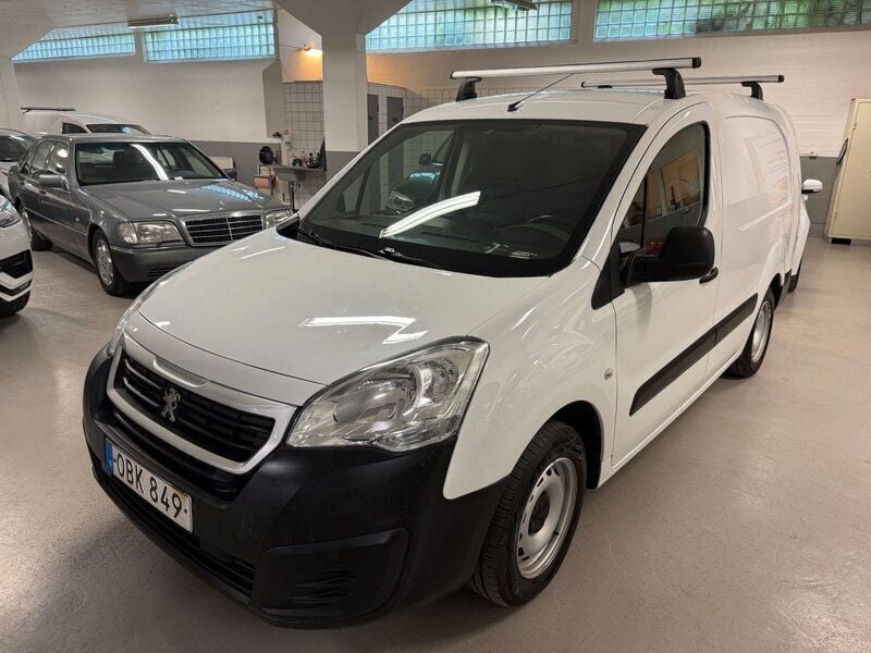 Vit Begagnad 2016 Peugeot Partner Minibuss | 74 900 kr (Superpris) - Bild 1/4