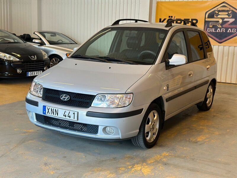 Begagnad Hyundai Matrix 123 HK (90 kW) 2005 Silver Minibuss