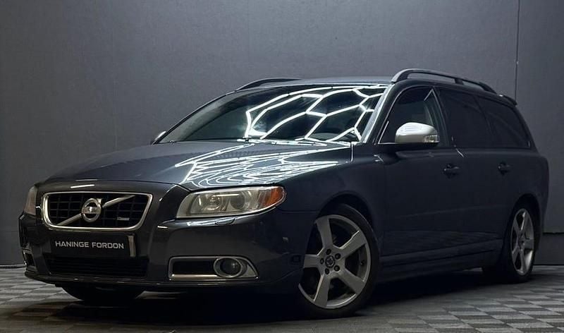 Begagnad Volvo V70 R-Design 205 HK (150 kW) 2011 Grå Kombi