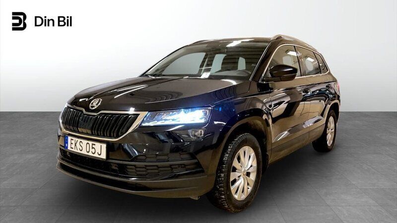Svart Begagnad 2020 Skoda Karoq Style SUV | 249 900 kr (Marknadspris) - Bild 1/4