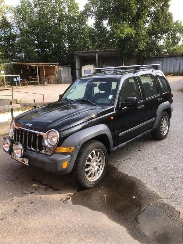 Svart Begagnad 2005 Jeep Cherokee SUV | 38 000 kr (Superpris) - Bild 1/4