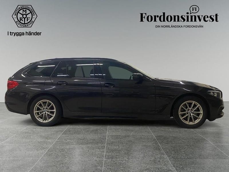 Begagnad BMW 520 Sport Line 190 HK (139 kW) 2019 Grå Kombi