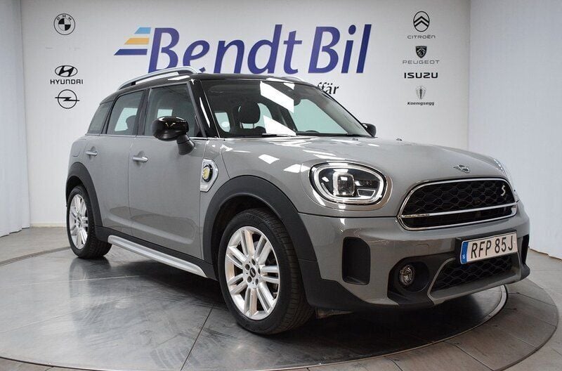 Grå Begagnad 2021 Mini Cooper Countryman SUV | 319 500 kr (Lite dyr) - Bild 1/3