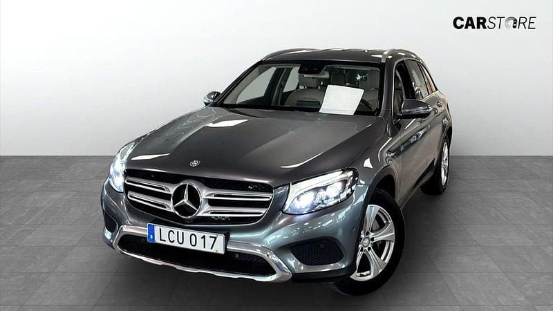 Grå Begagnad 2016 Mercedes GLC220 SUV | 199 900 kr (Bra pris) - Bild 1/4
