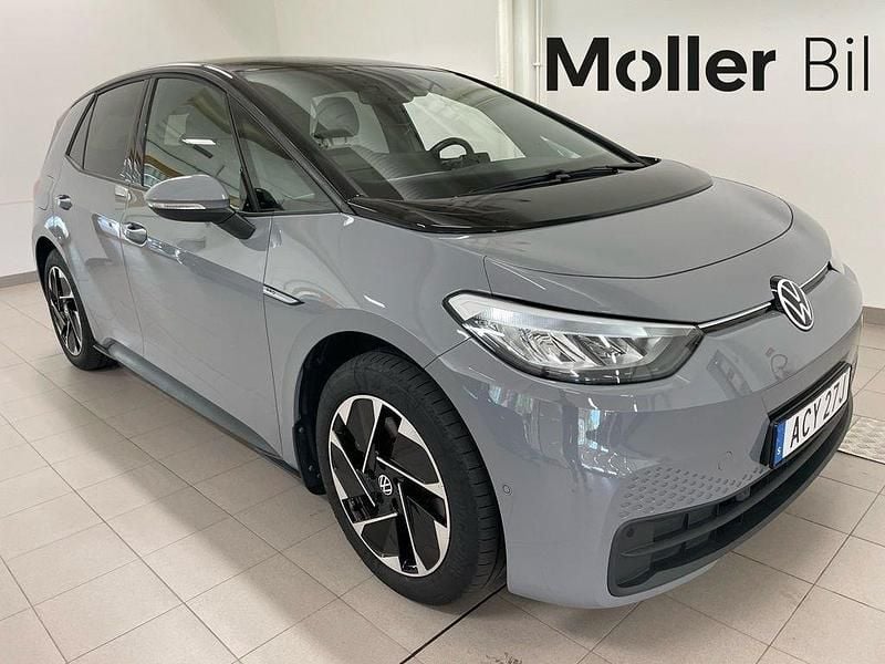 Grå (moonstone grey black) Begagnad 2023 VW ID.3 Pro Performance Halvkombi | 269 000 kr (Superpris) - Bild 1/2