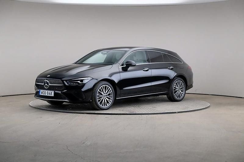 Svart Begagnad 2023 Mercedes CLA250e Advanced Plus Sedan | 365 000 kr (Superpris) - Bild 1/4