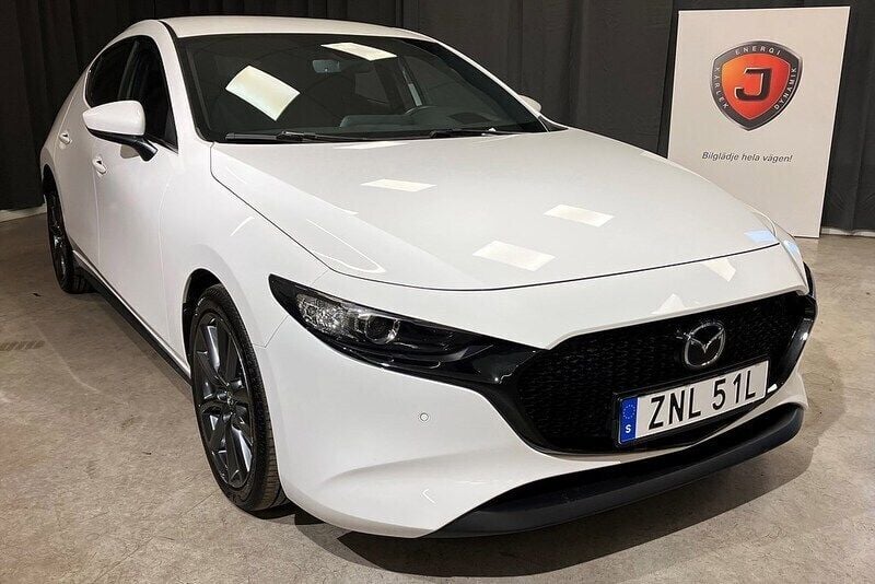 Vit Begagnad 2020 Mazda 3 Sky Halvkombi | 199 900 kr (Marknadspris) - Bild 1/4