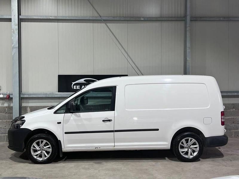 Begagnad VW Caddy Maxi 102 HK (75 kW) 2013 Vit Minibuss