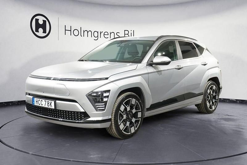 Begagnad Hyundai Kona Advanced 160 kW (218 HK) 2024 Shimmering silver SUV