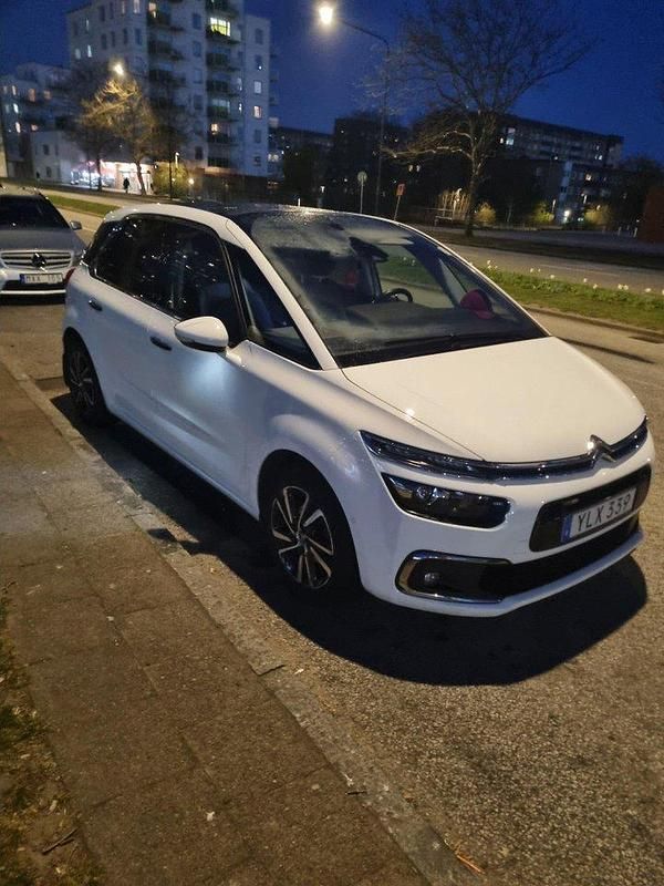 Vit Begagnad 2017 Citroën C4 Picasso Minibuss | 119 000 kr (Marknadspris) - Bild 1/4