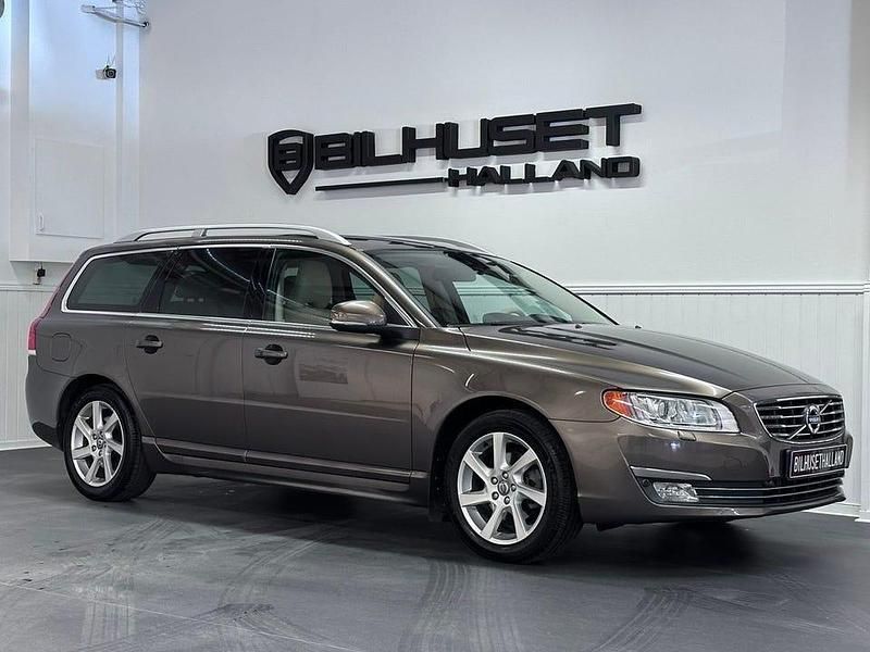 Begagnad Volvo V70 Summum 180 HK (132 kW) 2014 Brun Kombi