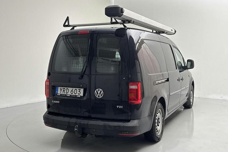 Begagnad VW Caddy Maxi 102 HK (75 kW) 2017 Svart Minibuss