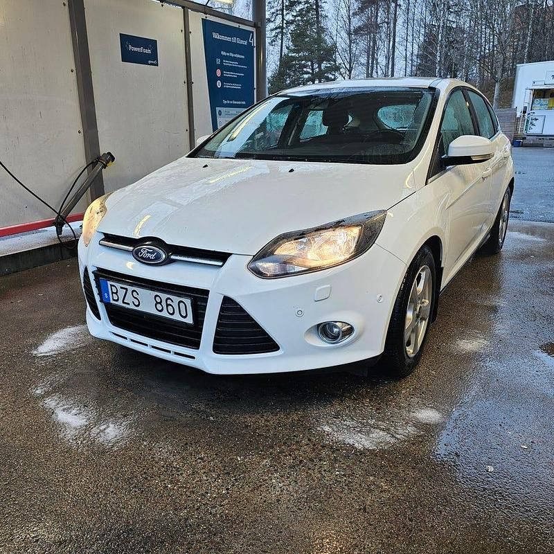 Begagnad 2013 Ford Focus Halvkombi | 35 000 kr (Bra pris) - Bild 1/4
