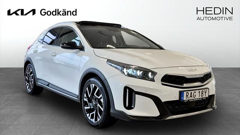 Vit (white) Begagnad 2023 Kia XCeed Advance SUV | 289 900 kr (Marknadspris) - Bild 1/4