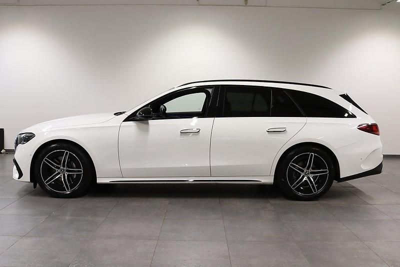 Begagnad Mercedes E220 AMG 197 HK (144 kW) 2025 Vit Kombi