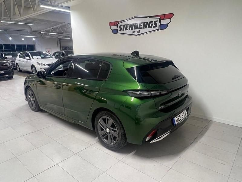 Begagnad Peugeot 308 131 HK (96 kW) 2024 Grön Halvkombi